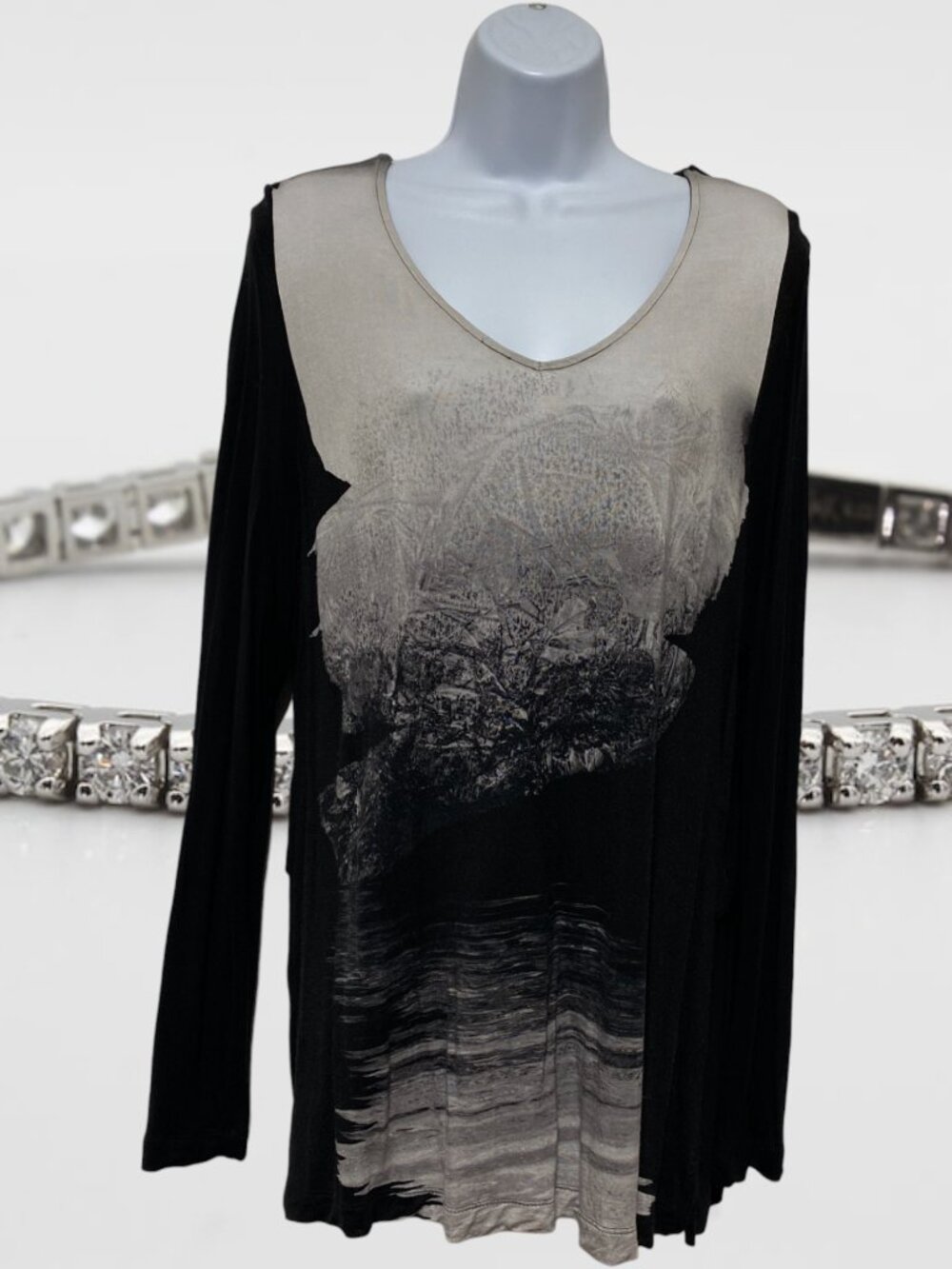 Simply Vera Wang-Women's XL Pullover Top Long Sleeve V-Neckline-Rayon